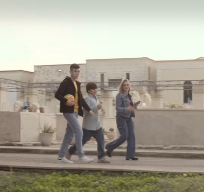 IL CASO/ È polemica a San Marzano per lo spot di un gelato girato nel cimitero