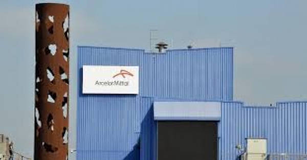 CORONAVIRUS/ ArcelorMittal sospende i lavori dell’Aia, 900 unità in meno in stabilimento. Non bene la call conference tra azienda e Confindustria