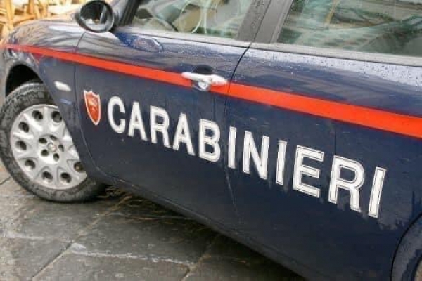 INCONTROLLABILI/ Invitati olandesi a una festa di nozze devastano resort a Martina Franca e arrivano i carabinieri