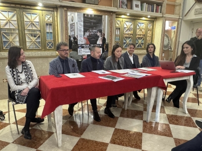 ANNIVERSARI/ Il teatro di &quot;Io sono Santa&quot; e la musica di Gea per celebrare i 110 anni dell&#039;Orfeo