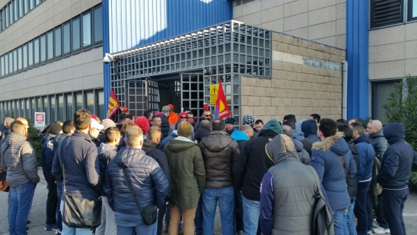 LAVORO - Ilva, lavoratori in contratti di solidarietà: sciopero nel reparto Magazzino. L&#039;Usb: &quot;Decisione frettolosa e unilaterale&quot;