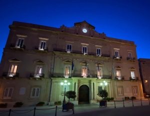 DIRITTI CIVILI/ Patrick Zaki cittadino onorario di Taranto, Palazzo di Città illuminato per non dimenticare