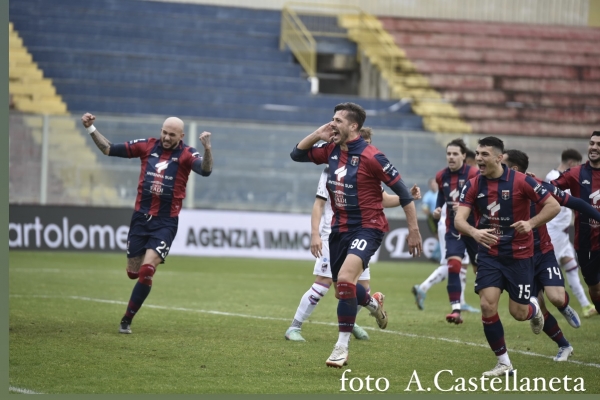 CALCIO/ Una rete di Demarchi stende il Catania, il Taranto ora è secondo