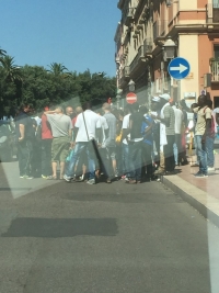 Taranto/ anche gli immigrati protestano