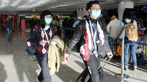 CORONAVIRUS/ In Cina il virus va via ma la paura resta e anche se non è più obbligatoria si continua a indossare la mascherina