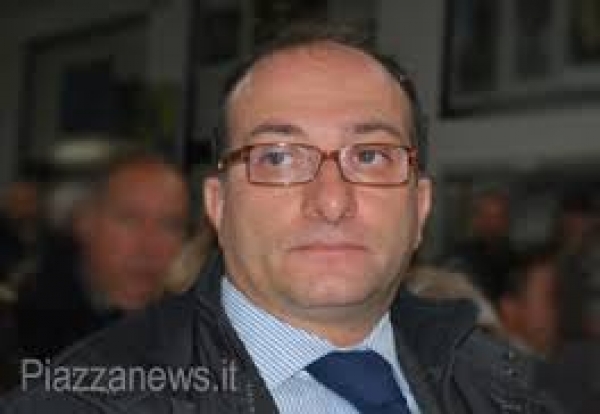 Lospinuso: “Indotto Ilva come raffineria Eni, Renzi intervenga per salvare industria e lavoro