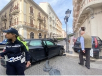 PAURA IN CITTÀ/ Scontro in pieno centro a Taranto: quattro feriti