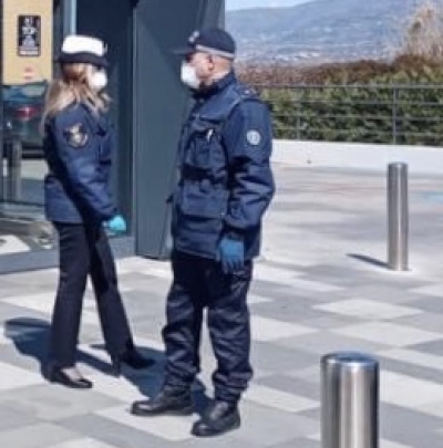 CORONAVIRUS/ Su segnalazione della Polizia locale il prefetto di Taranto dispone la chiusura per 5 giorni di un supermercato all’interno del quale non veniva rispettata la distanza di sicurezza