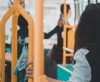 INTOLLERABILE A TARANTO/ Ragazzo straniero aggredito sul bus da minorenni con “tirapugni” e coltelli