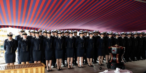 BELLE STORIE/ Sono 23 gli allievi ufficiali tarantini a bordo della nave scuola Amerigo Vespucci. Una mamma: &quot;rivederli è stato un sogno&quot;