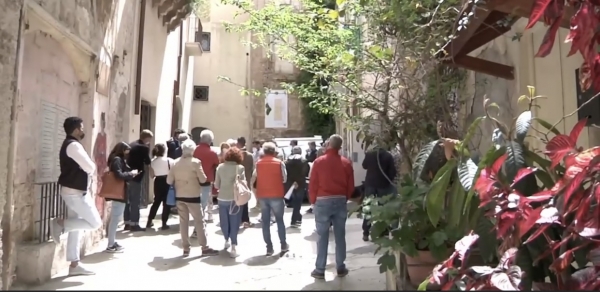 RIGENERAZIONE/ Cresce l’interesse per le case a 1 euro nella Città vecchia di Taranto, gli amministratori fanno da “ciceroni”