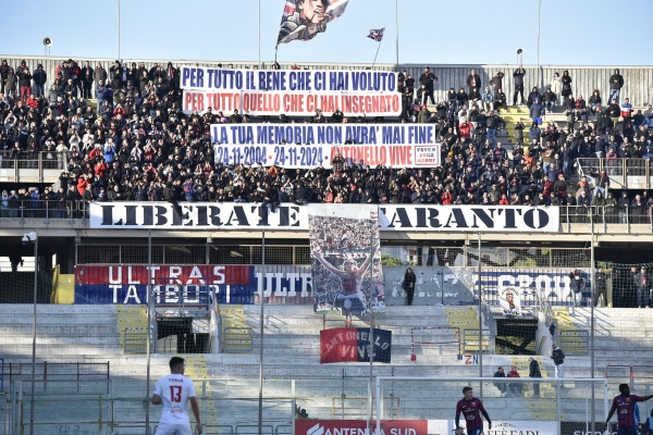 CALCIO/ Professionisti in sciopero, ad Altamura gioca il Taranto baby che perde tra gli applausi