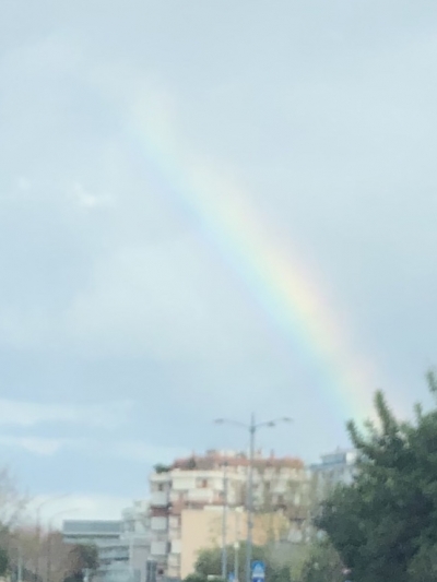 Taranto/ un meraviglioso arcobaleno stamattina sulla Città.  Vediamo cosa porta.