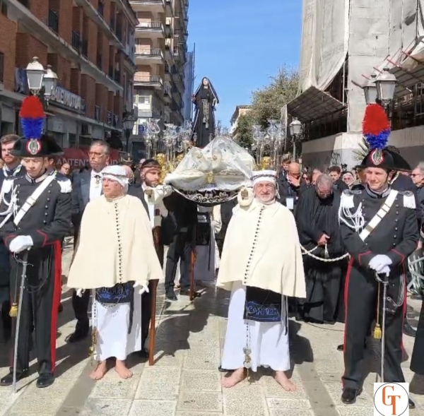 SETTIMANA SANTA TARANTINA/ Un&#039;edizione eccezionale, nel segno del ritorno nell&#039;Isola. Tanti i giovani: &quot;non c&#039;è niente di paragonabile a questo&quot;