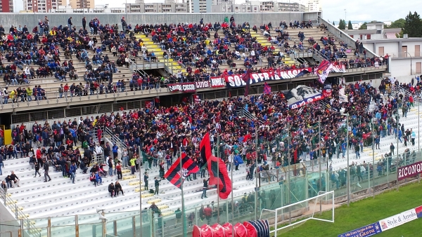 Taranto-Cavese 1-1: un deludente pareggio per rossoblu ancora troppo macchinosi