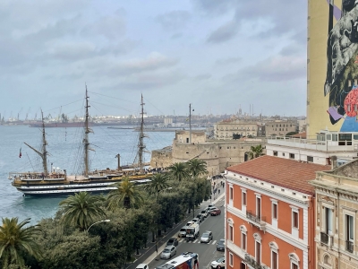 GRADITI RITORNI/ Il suono delle sirene accoglie il ritorno a Taranto della Amerigo Vespucci, la nave più bella del mondo