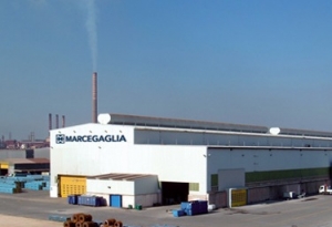 Taranto: SIT-IN dei Sindacati sotto la Prefettura per la questione Marcegaglia. Dario Stefàno, &quot;Restituire dignità ai lavoratori &quot;