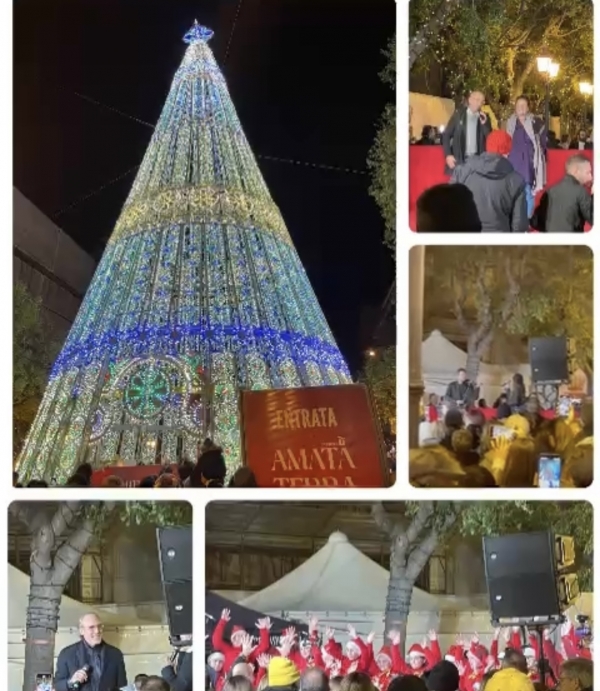 NATALE SI AVVICINA/ E luce fu! Acceso l’albero in piazza Della Vittoria a Taranto
