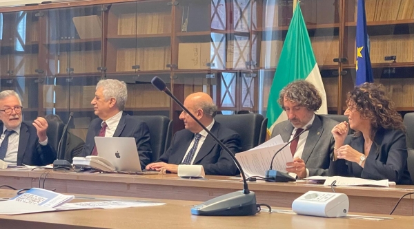 LUOGHI DA PROTEGGERE/ Consegnata la Carta del Mar Piccolo al commissario Bonifiche Taranto