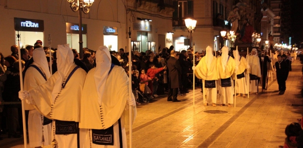 L’INTESA/ Il sindaco e i priori delle Confraternite sottoscrivono protocollo per promuovere e valorizzare i riti della Settima Santa a Taranto