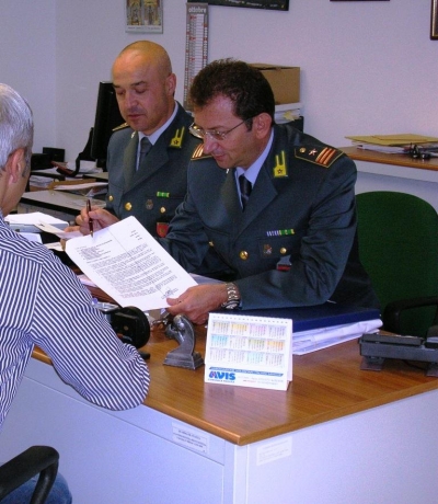 OPERAZIONE CONGIUNTA GUARDIA DI FINANZA / S.I.A.E..SCOPERTI 17 LAVORATORI “IN NERO”, 4 EVENTI ABUSIVI E 3 DJ IRREGOLARI