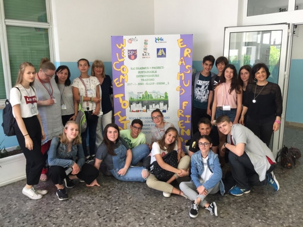 SCUOLA/ Piccoli imprenditori alla “C. Colombo” di Taranto nell’ambito del progetto ERASMUS+SET: “SUSTAINABLE ENTREPRENEURS TRAINING”