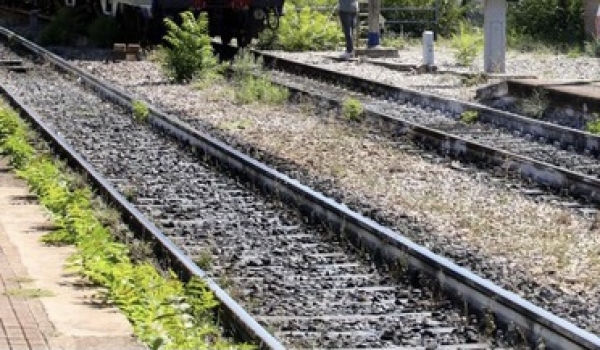 TRAGEDIA A TARANTO/ Ventenne di origine pakistana muore travolto da un treno mentre sta attraversando i binari