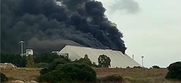 FABBRICA AL COLLASSO/ Incendio all’interno dello stabilimento di Acciaierie d’Italia