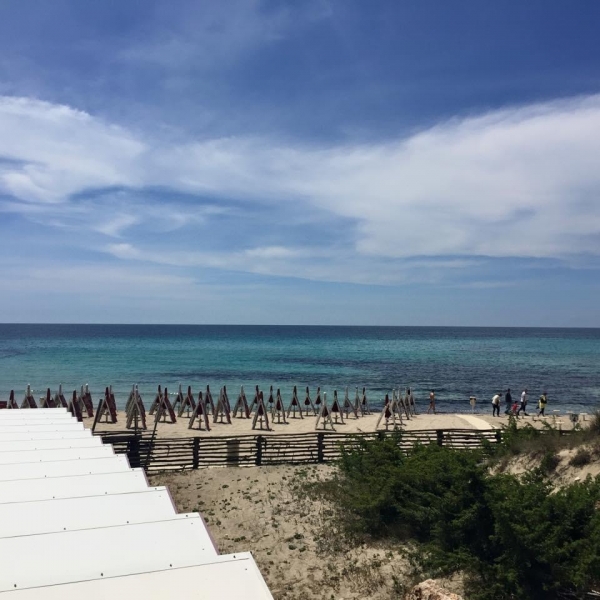 RIPARTENZE/ C’è l’ordinanza, in Puglia spiagge aperte dal 25 maggio, obbligo di apertura degli stabilimenti dal primo luglio