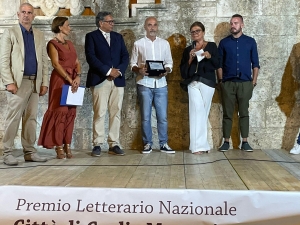 PREMIO LETTERARIO NAZIONALE CEGLIE/ Cosimo Argentina vince la 2^ edizione con il noir industriale “Vicolo dell’acciaio”