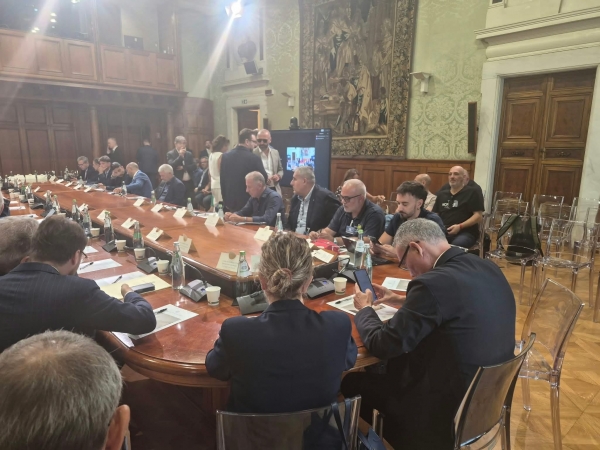EX ILVA/ Il ministro del Lavoro: per il personale in cassa formazione e riqualificazione, benefici per chi lo assume