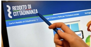 STOP AL REDDITO/ A Taranto uffici comunali presi d’assalto