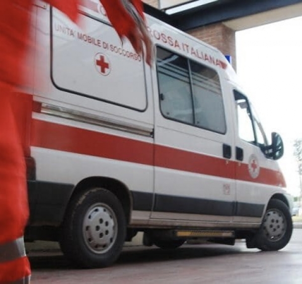 MORTE SUL LAVORO/ Malore fatale su un ponteggio per un operaio di 54 anni a Bari