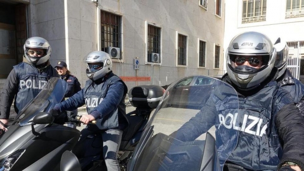 CRIMINALITÀ/ Incredibile a Bari, si offre di accompagnare un 97enne e gli ruba la pensione appena ritirata dall’ufficio postale, arrestato insieme al suo complice
