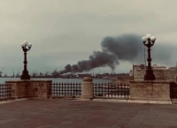 EMISSIONI NOCIVE/ Incendio della gru al porto di Taranto, in corso gli accertamenti di Arpa Puglia