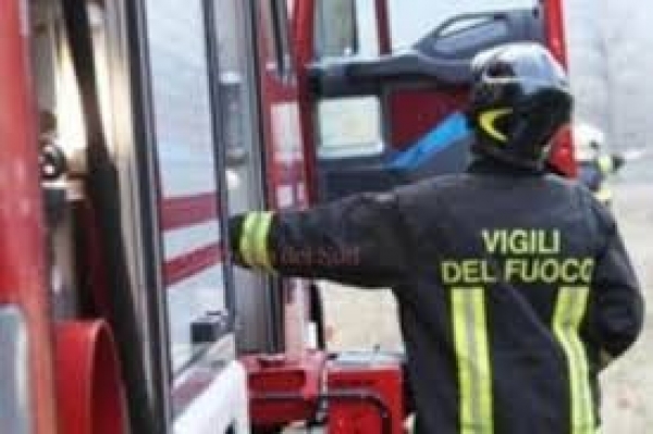 Taranto/ Esplosione in stabile di via Pupino: un morto e sei feriti