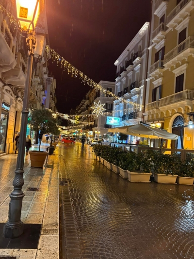 COMMERCIO/ A Taranto saldi al via dal 4: domenica e  lunedì  negozi aperti