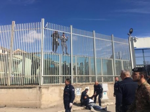 CORONAVIRUS/ Arrestati a Manduria due degli evasi dal carcere di Foggia, i detenuti latitanti sono ancora 16