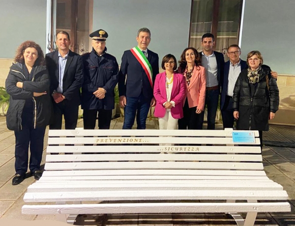 CULTURA DELLA SICUREZZA/ A San Giorgio Jonico inaugurata la panchina bianca per i caduti sul lavoro