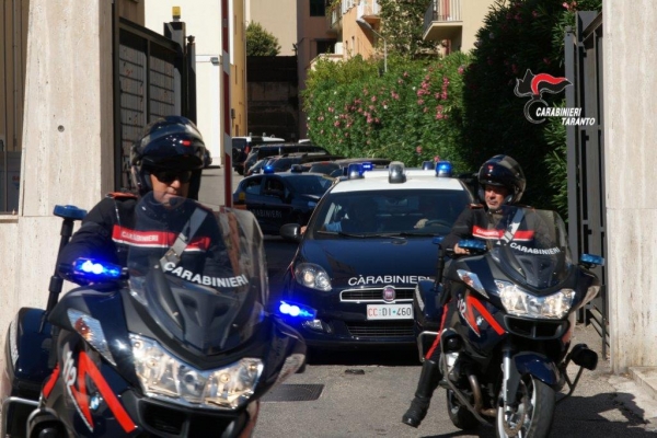 Leporano e Pulsano (Ta) : Rapinano due supermercati in rapida sequenza. Arrestati dopo un inseguimento nelle campagne di Faggiano tre giovani tarantini del quartiere Paolo VI.