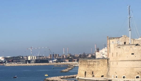 PORTO DI TARANTO/ 15 mln per riqualificare i lavoratori TCT-Evergreen