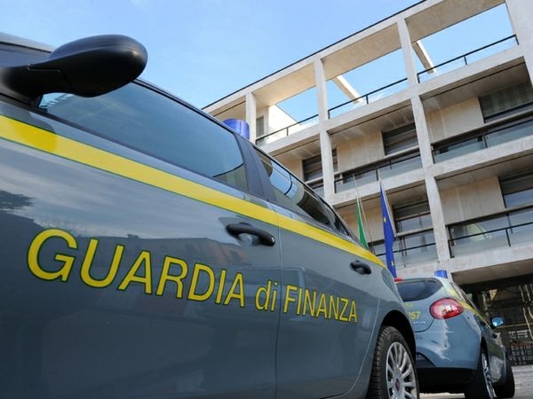 SCOPERTA DALLA GUARDIA DI FINANZA UNA TRUFFA AI DANNI DI SETTE COMUNI DELLA PROVINCIA DI TARANTO. DENUNCIATE CINQUE PERSONE ALL’AUTORITA’ GIUDIZIARIA