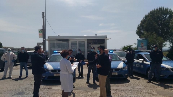CORONAVIRUS/ Il reparto Volanti della Questura di Taranto dona generi alimentari all’ospedale Moscati