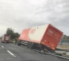 INCIDENTE NEL PRIMO POMERIGGIO DI IERI SULLA SS.106. UN CAMION SI RIBALTA.