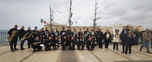 GRADITI RITORNI/ Omaggio musicale alla Vespucci da parte degli studenti dell&#039;Archita di Taranto