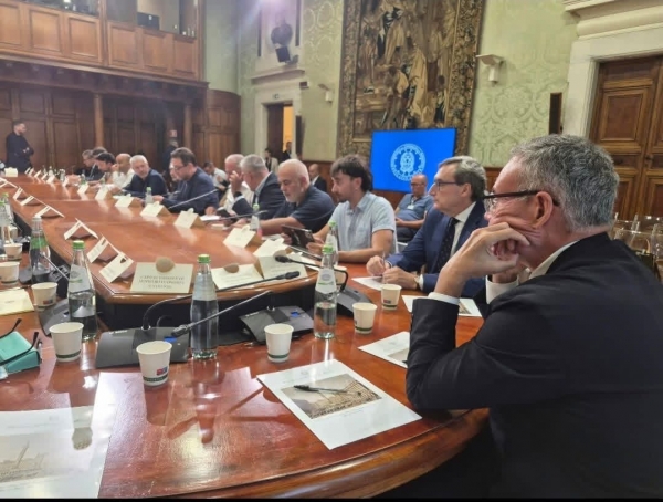 EX ILVA/ Dopo i vertici a Chigi oggi &egrave; attesa per le decisioni dei giudici di Milano su stop area a caldo