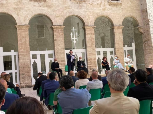 ANNIVERSARI/ Taranto ricorda con una mostra Gio Ponti e i 50 anni della Concattedrale