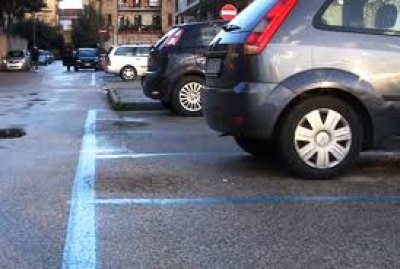 Parcheggio non pagato-&quot;Questa multa la dovete strappare!&quot; E aggrediscono gli ausiliari dell&#039;Amat