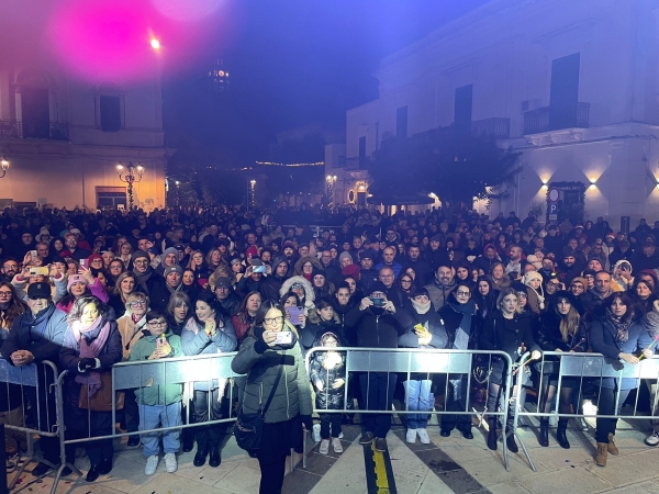 CAPODANNO/ Mezzanotte in piazza a Pulsano, buona la prima!