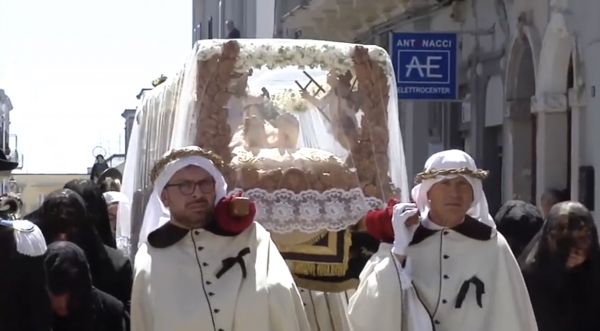 Mottola/LA PROCESSIONE DELL’ALBA HA CHIUSO I RITI.